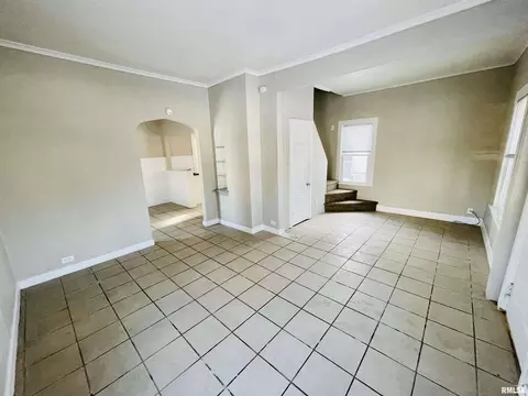 2324 31st St, Moline, IL 61265 photo 5