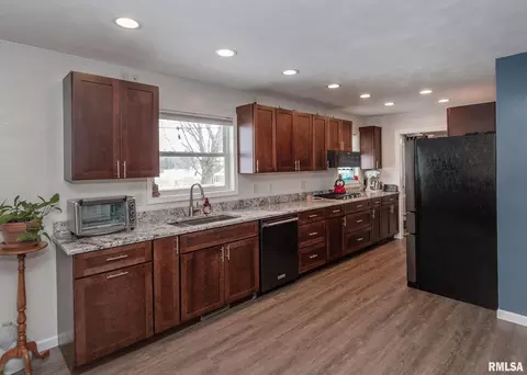 340 4th St, Andover, IL 61233 photo 8