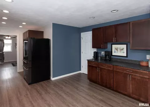 340 4th St, Andover, IL 61233 photo 9
