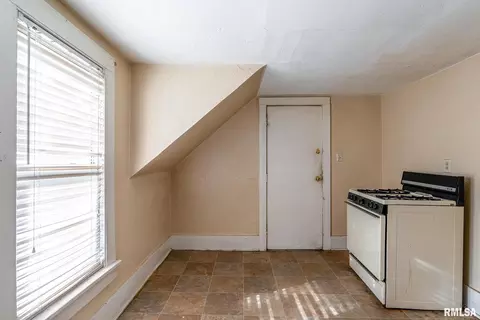 1115 17th St, Moline, IL 61265 photo 3