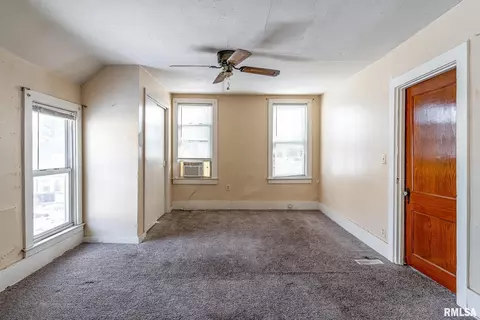 1115 17th St, Moline, IL 61265 photo 9