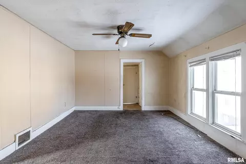 1115 17th St, Moline, IL 61265 photo 8