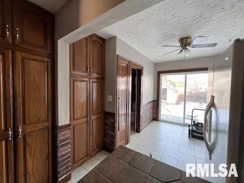1158 26th St, Moline, IL 61265 photo 10