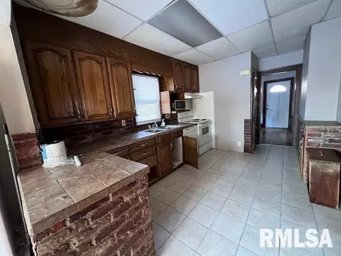 1158 26th St, Moline, IL 61265 photo 8