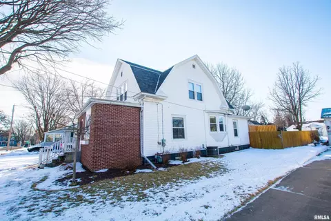 307 E South St, Morrison, IL 61270 photo 3