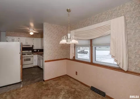5321 28th Ave, Moline, IL 61265 photo 5
