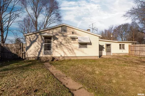 310 E Bond St, Herrin, IL 62948 photo 27