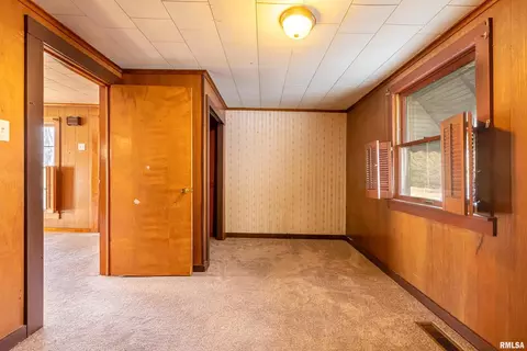 310 E Bond St, Herrin, IL 62948 photo 16