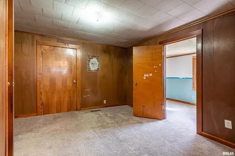 310 E Bond St, Herrin, IL 62948 photo 10