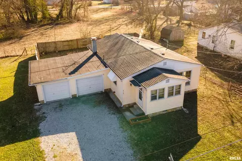 310 E Bond St, Herrin, IL 62948 photo 1