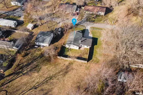 310 E Bond St, Herrin, IL 62948 photo 22