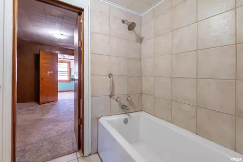 310 E Bond St, Herrin, IL 62948 photo 15