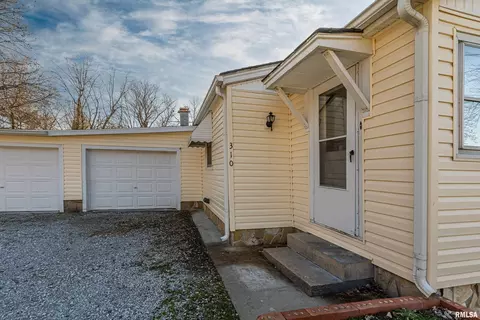 310 E Bond St, Herrin, IL 62948 photo 6