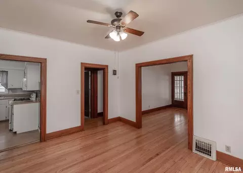 2907 12th Ave, Moline, IL 61265 photo 4