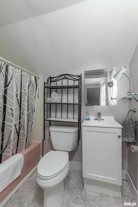 504 23rd Ave, Moline, IL 61265 photo 17
