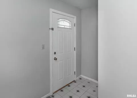 3710 14th Ave, Moline, IL 61265 photo 4