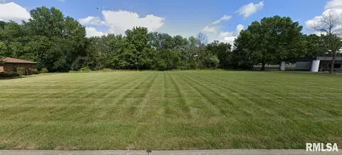 2110 47th St, Moline, IL 61265