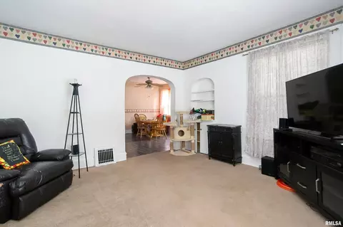 224 E Durant St, Walcott, IA 52773 photo 4