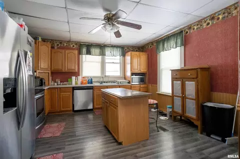 224 E Durant St, Walcott, IA 52773 photo 7