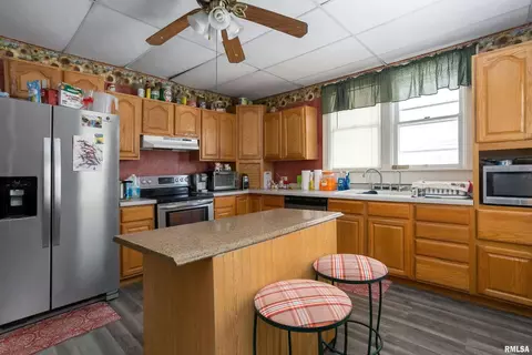 224 E Durant St, Walcott, IA 52773 photo 9