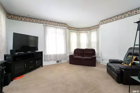 224 E Durant St, Walcott, IA 52773 photo 3