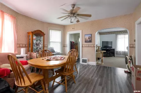 224 E Durant St, Walcott, IA 52773 photo 6