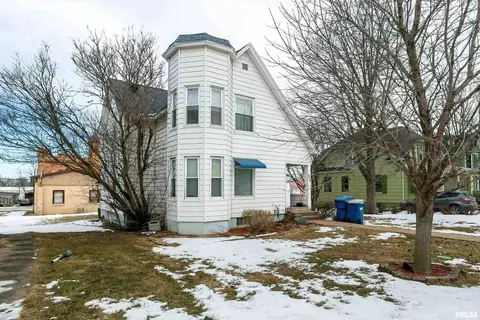 224 E Durant St, Walcott, IA 52773 photo 2