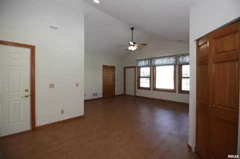 1026 Arbor Dr, Moline, IL 61265 photo 10