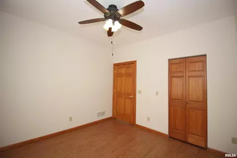 1026 Arbor Dr, Moline, IL 61265 photo 17