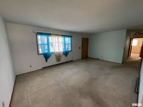 1306 15th St, Silvis, IL 61282 photo 3