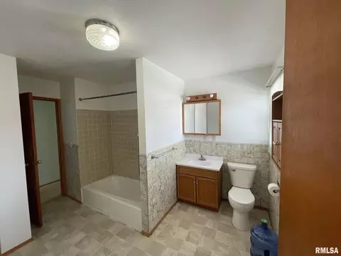 1306 15th St, Silvis, IL 61282 photo 6