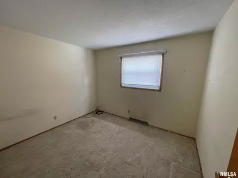 1306 15th St, Silvis, IL 61282 photo 8