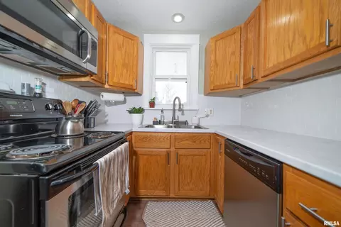 2033 14th St, Moline, IL 61265 photo 11