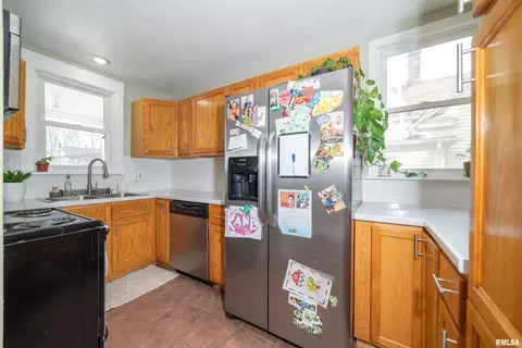 2033 14th St, Moline, IL 61265 photo 12