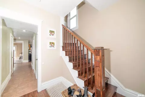 2033 14th St, Moline, IL 61265 photo 4