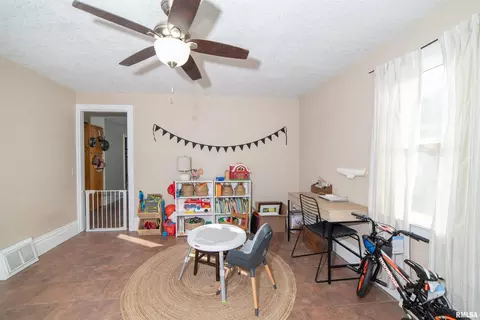 2033 14th St, Moline, IL 61265 photo 14