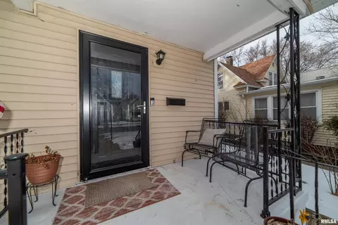 2033 14th St, Moline, IL 61265 photo 3