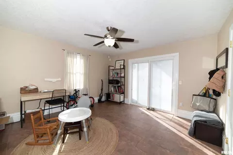 2033 14th St, Moline, IL 61265 photo 15