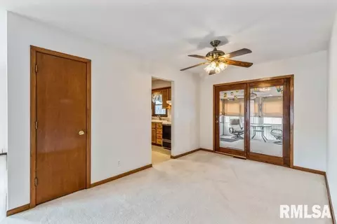 3617 37th St, Moline, IL 61265 photo 5