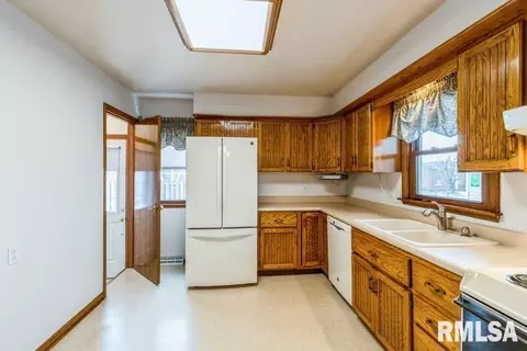 3617 37th St, Moline, IL 61265 photo 7