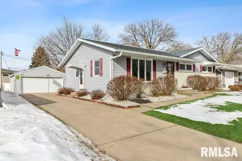 3617 37th St, Moline, IL 61265 photo 2