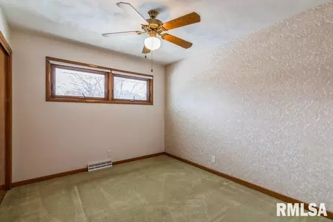 3617 37th St, Moline, IL 61265 photo 10