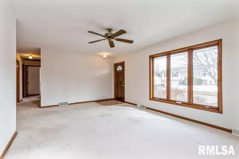 3617 37th St, Moline, IL 61265 photo 4
