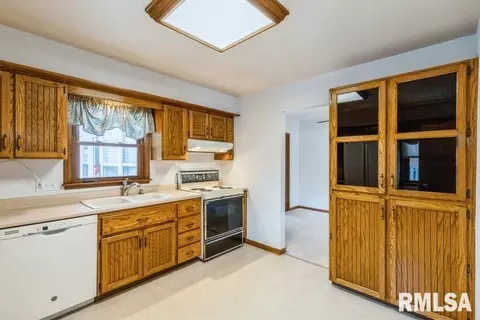 3617 37th St, Moline, IL 61265 photo 6