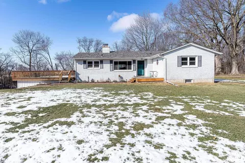 61 Barrington Cir, Hampton, IL 61256 photo 1
