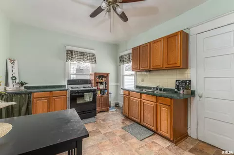 209 14th Ave, Moline, IL 61265 photo 9