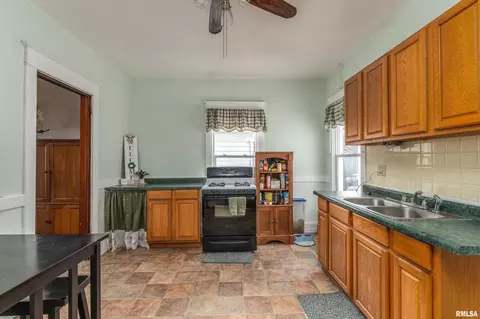 209 14th Ave, Moline, IL 61265 photo 8