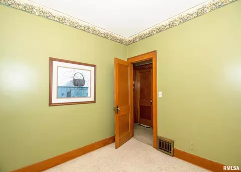 2606 4th St, Moline, IL 61265 photo 13