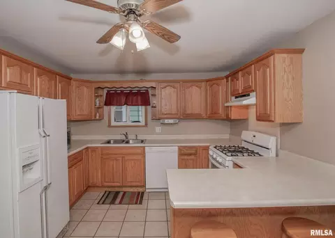 2323 15th St, Moline, IL 61265 photo 12