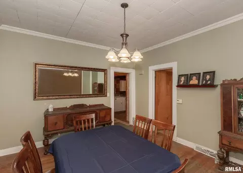 2323 15th St, Moline, IL 61265 photo 8